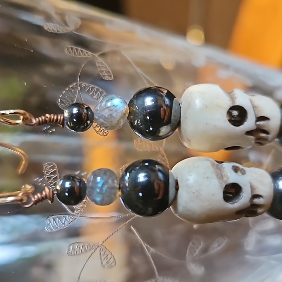NWT hematite, labradorite beads & carved bone skull earrings Halloween on 24kRG - Picture 5 of 5